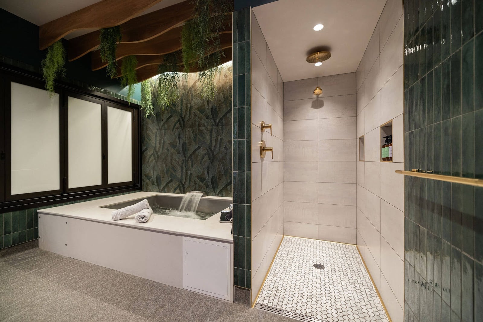 Spa room at Oakwell Beer Spa with beer bathtub and rain shower