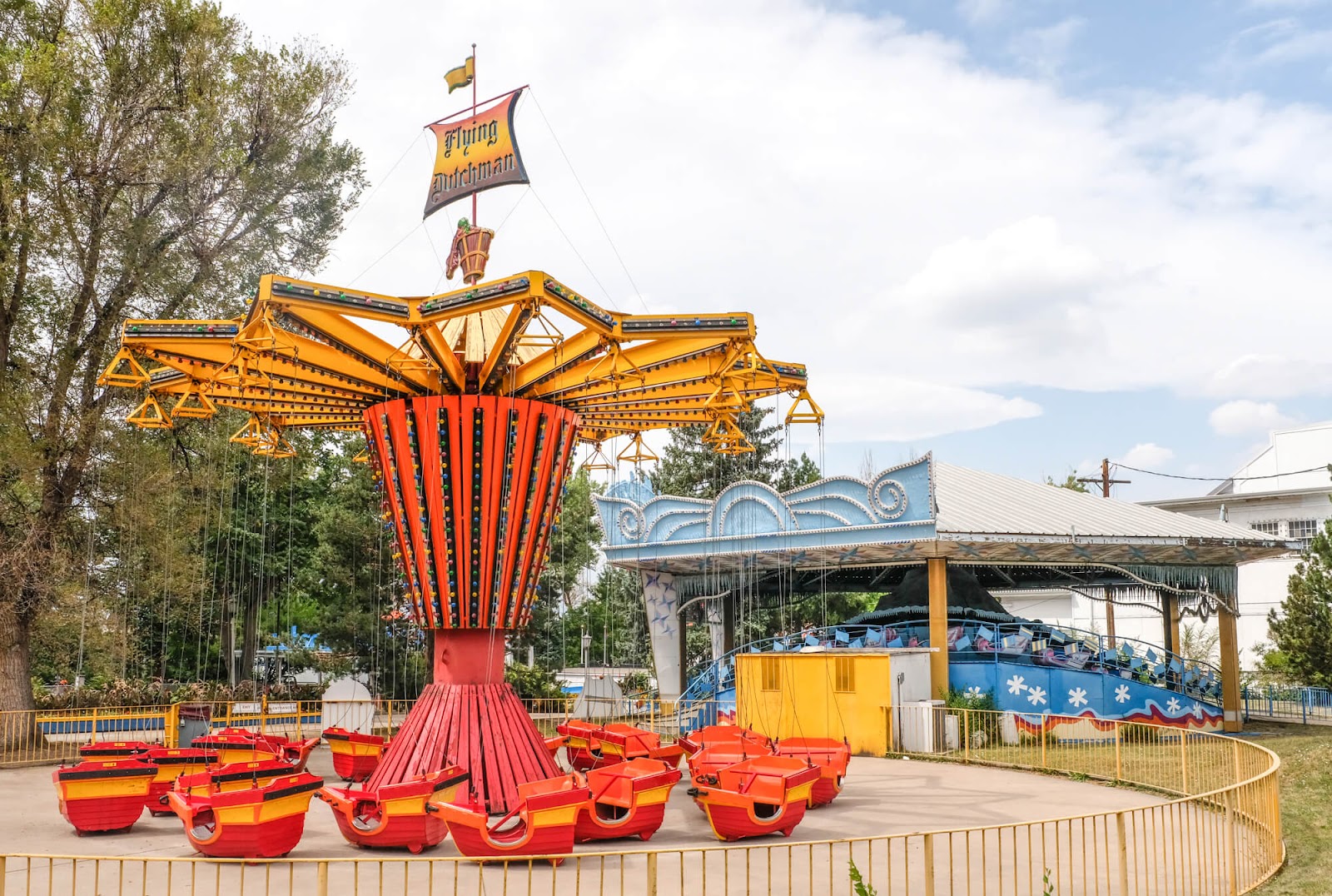 Rides at Lakeside Amusement Park in Denver Colorado